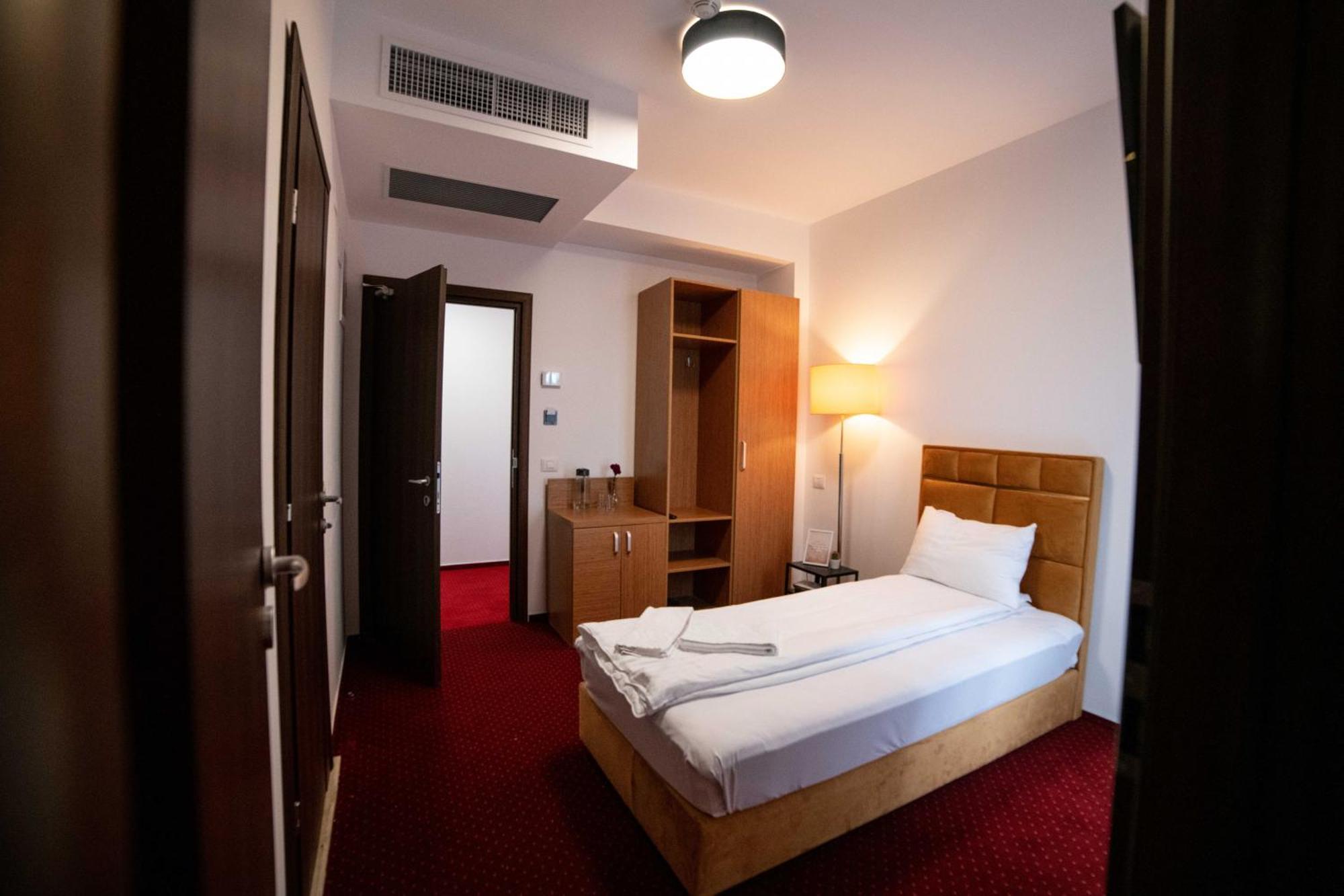 Aparthotel Bucharest Airport Accomodation Otopeni Exteriér fotografie