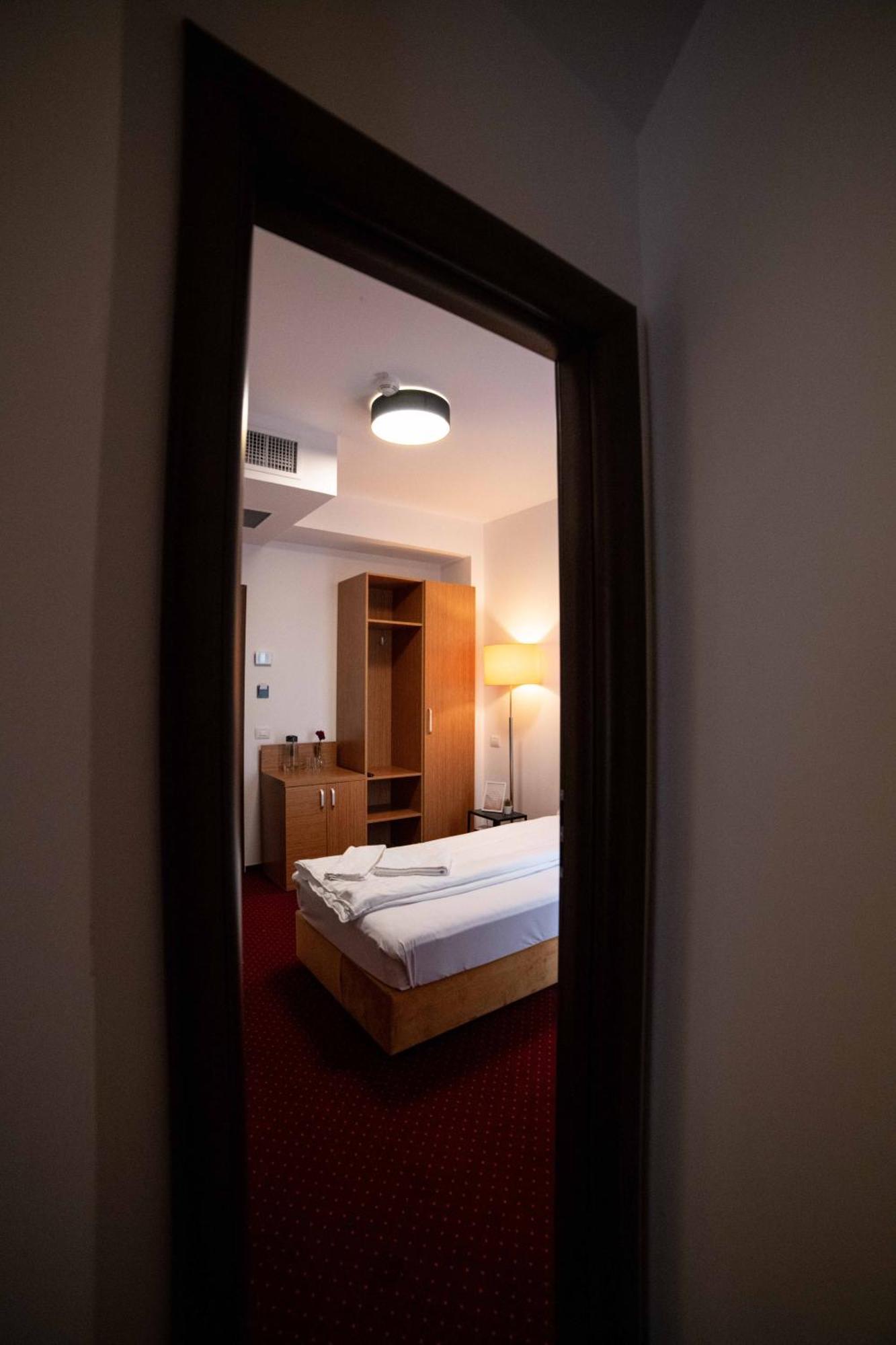 Aparthotel Bucharest Airport Accomodation Otopeni Exteriér fotografie
